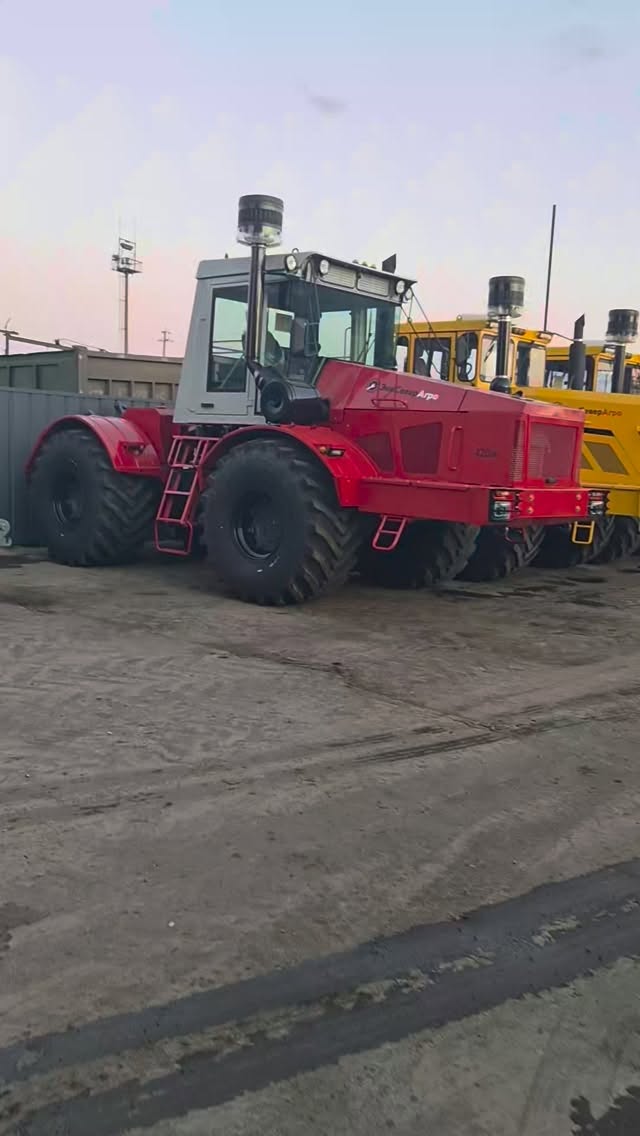 Кировец на площадке
